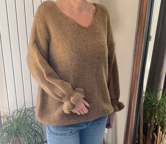 Pull Esmée col V camel