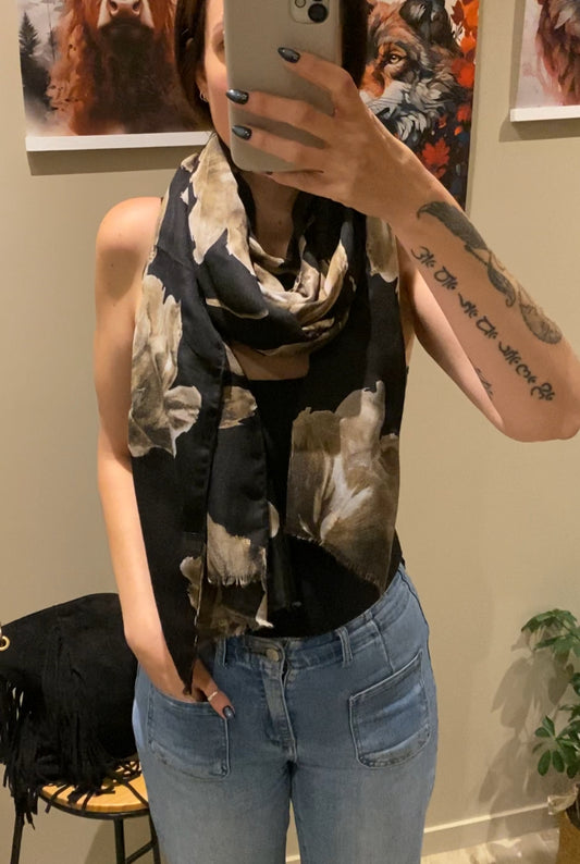 Foulard Fleurs (Existe en noir ou vert gris)